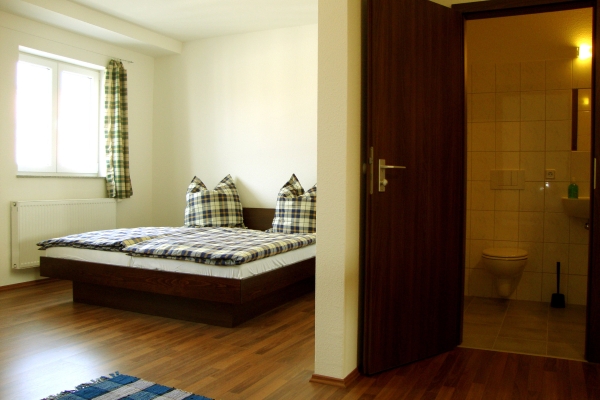 Sleepy Lion Hostel Youth Hotel & Apartments